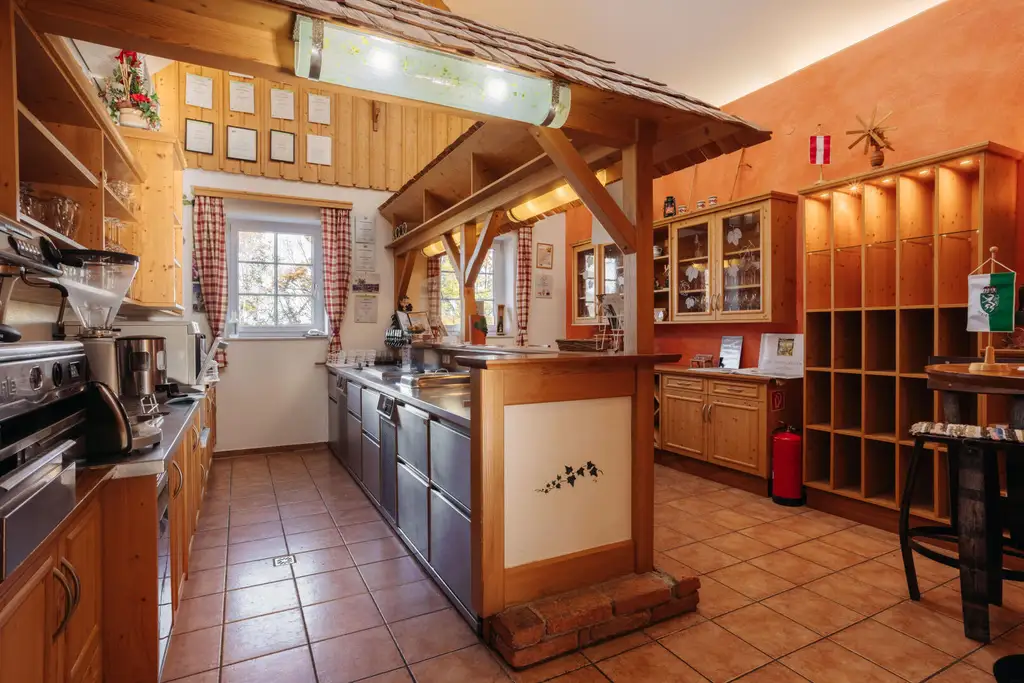 Buschenschank/Heuriger Eory zum Traubenkogel zu verkaufen!