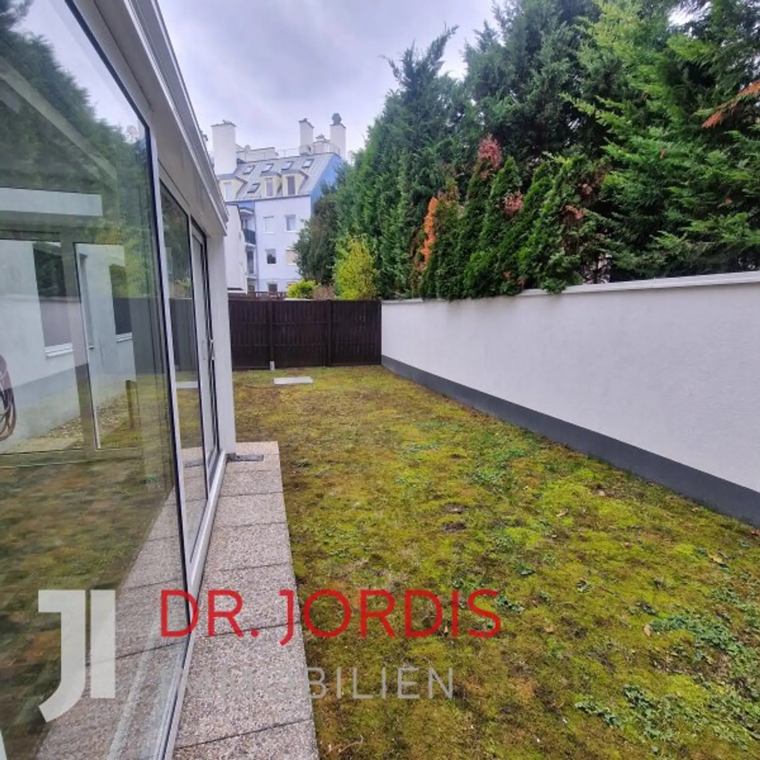 perfekt geschnittene Gartenwohnung, mit Garagenplatz im Eigentum