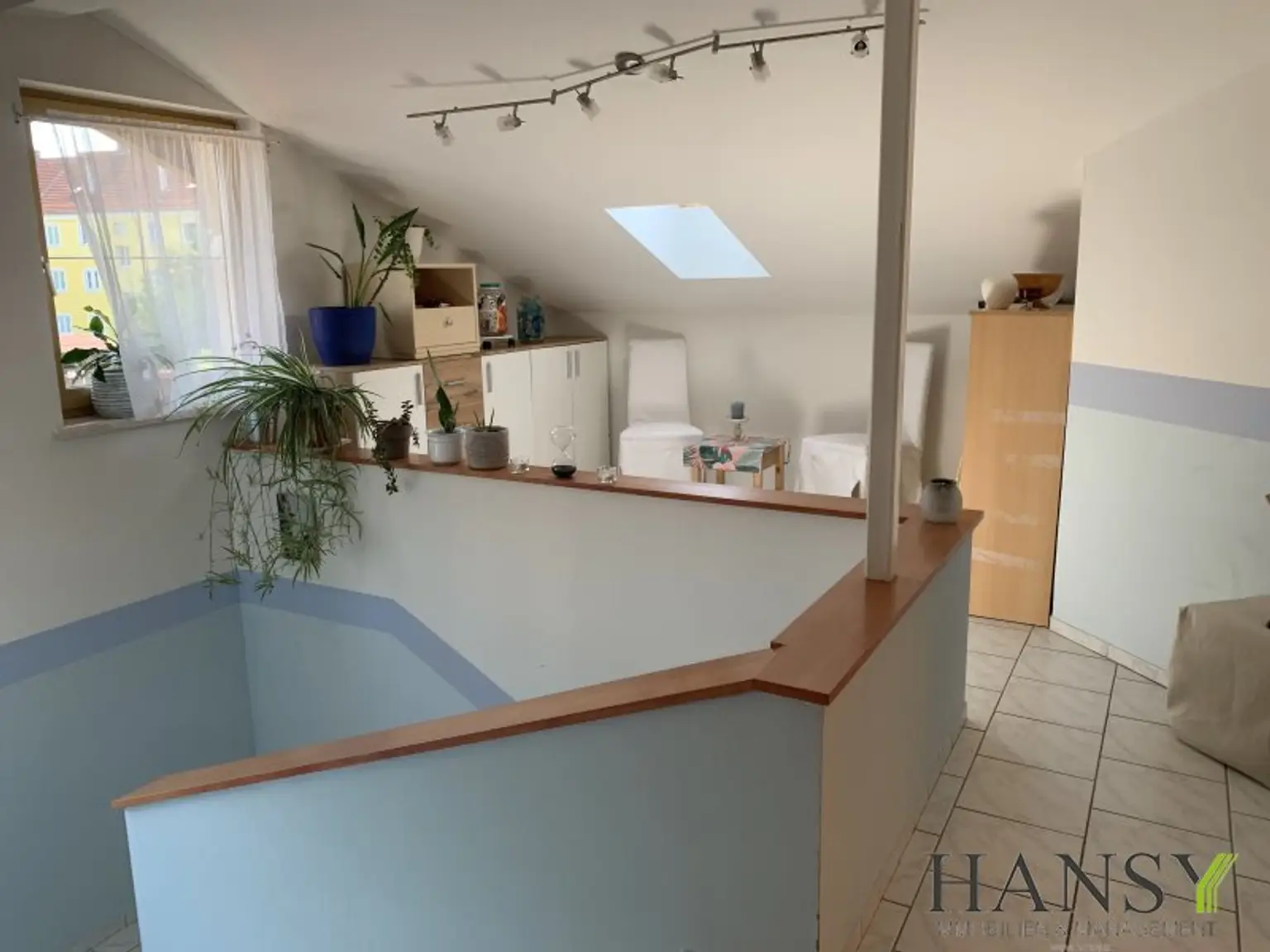 Großzügiges, bezugsfertiges Traumhaus mit Baugrund, Doppelgarage und Gartenidylle