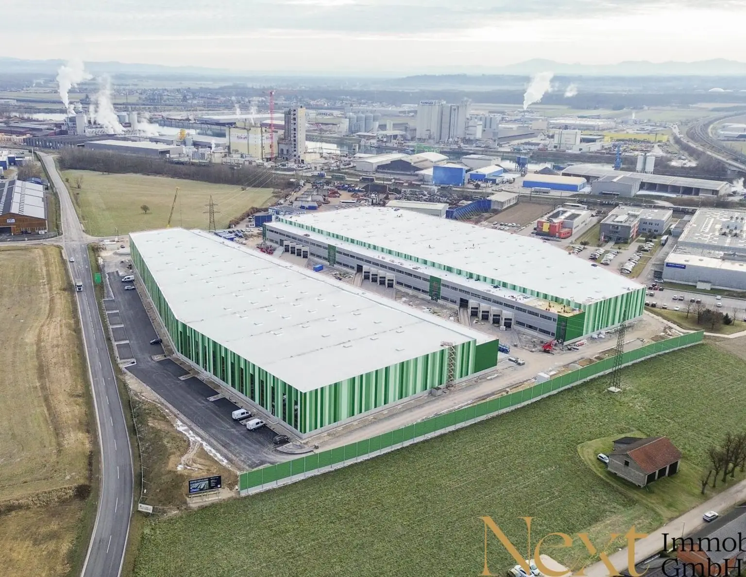 NEUBAU - Lager-/Produktionshalle (optional mit Büroflächen) in Enns/Ennshafen zu vermieten!