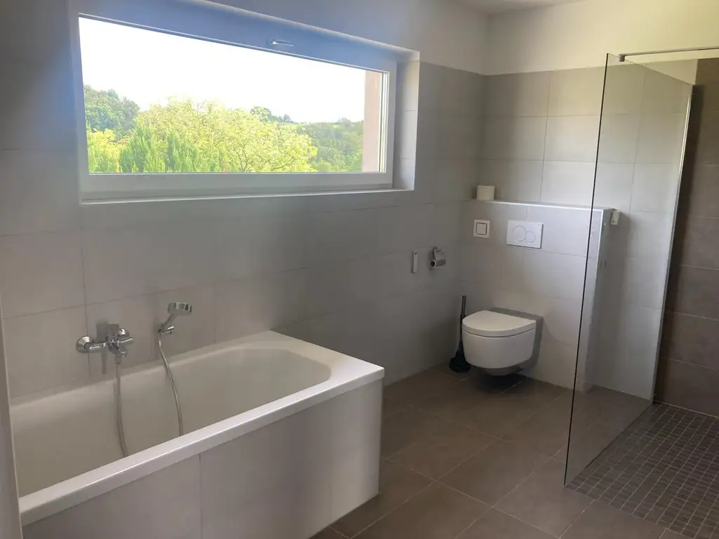 Neubau mit Lift, Wellness und vielen Extras