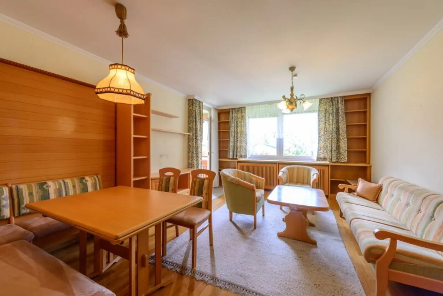 Geräumige 4-Zimmer-Wohnung in ruhiger Grünlage – nur  2 Gehminuten zum Wolfgangsee