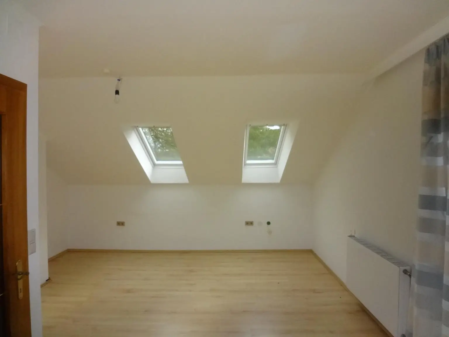 GROSSES LANDHAUS MIT SCHÖNEM GARTEN!