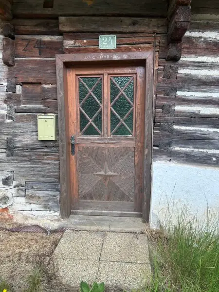 Charmantes Bauernhaus in Himmelberg WFL 100m², Baugrund 563 m² renovierungsbedürftig, € 129.000