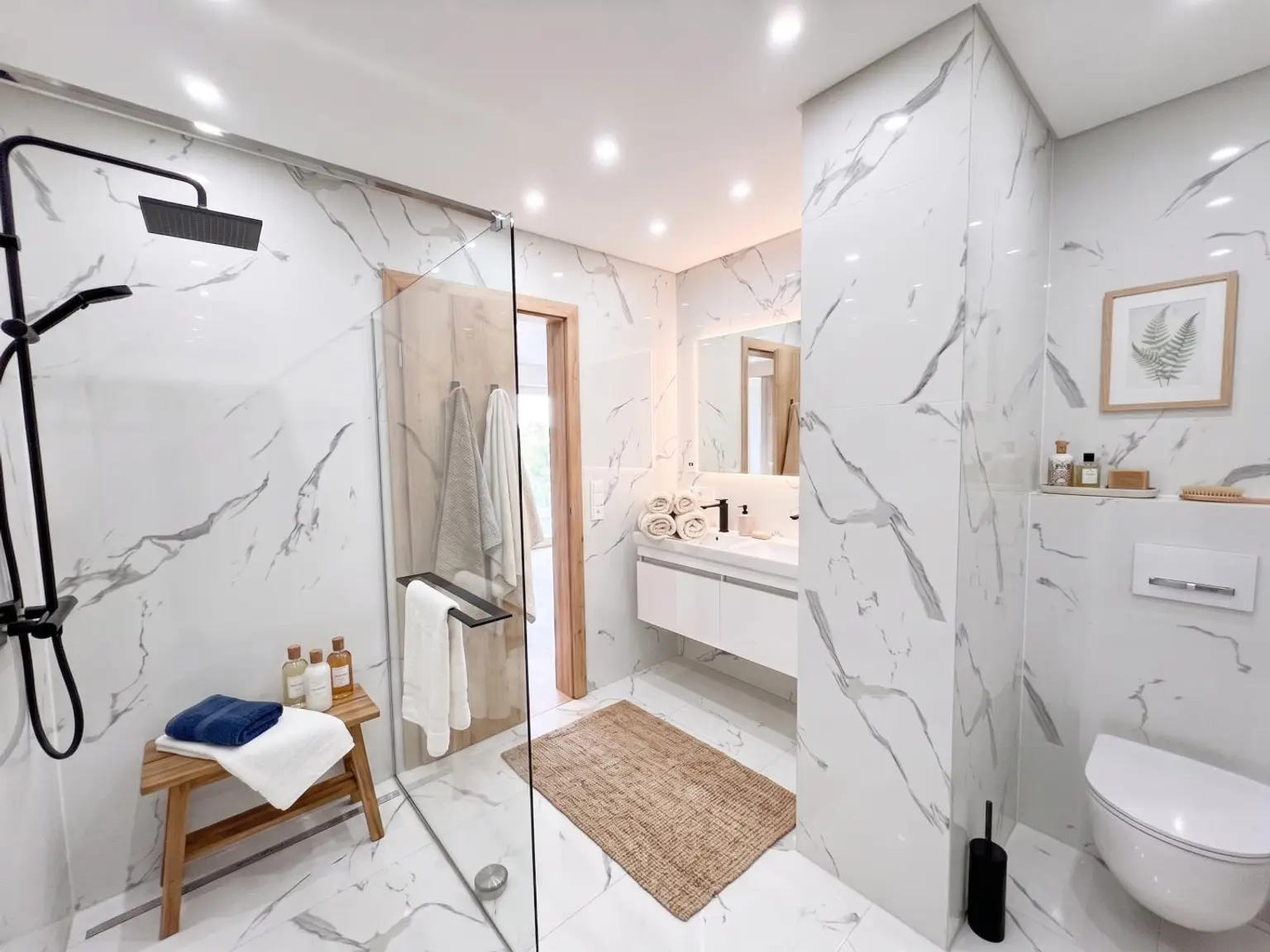 Badezimmer eingerichtet