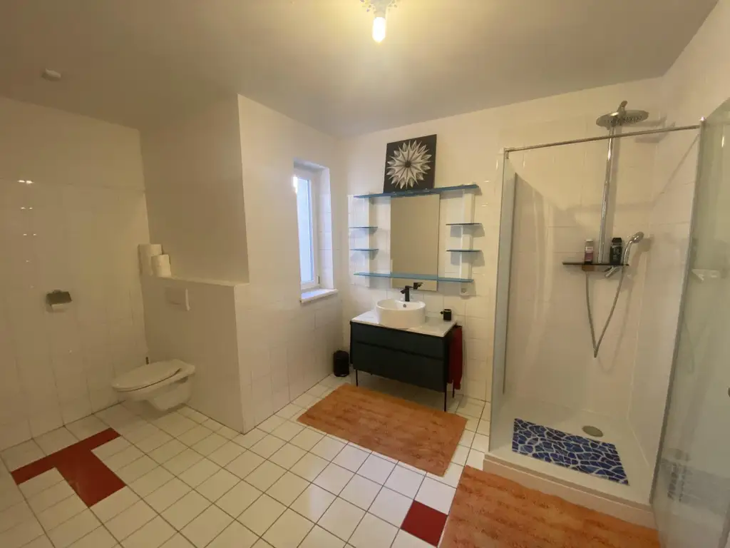 "Energieeffiziente Villa in schöner Lage"