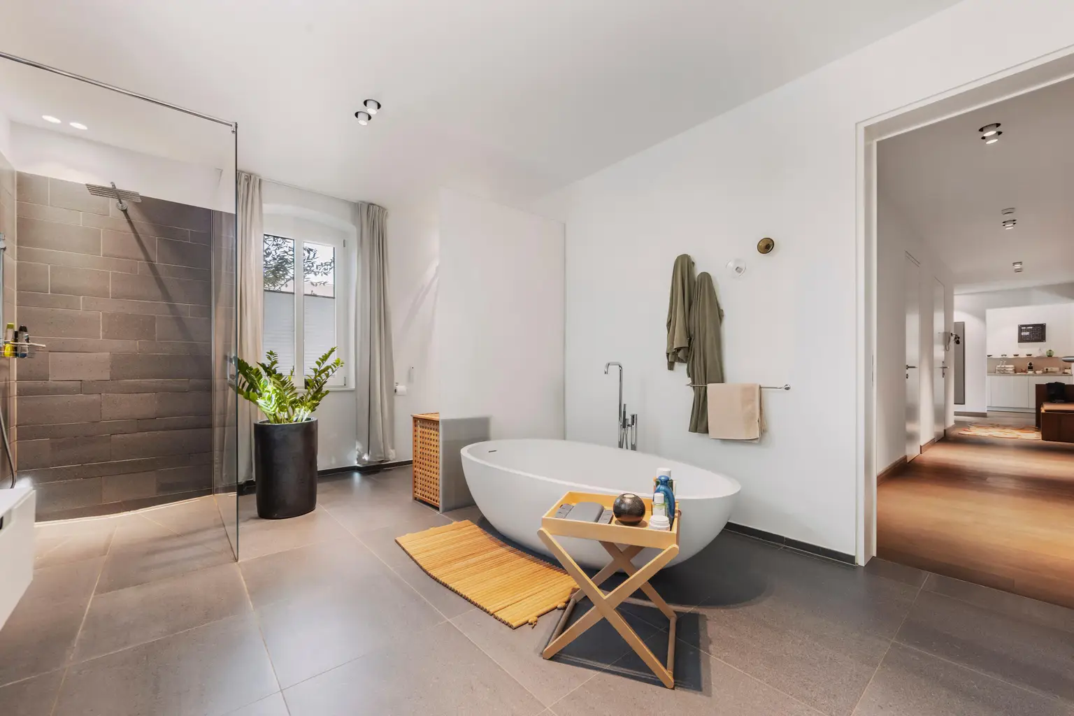 Einzigartig! Wunderschöne Designer-Wohnung mit Baurecht