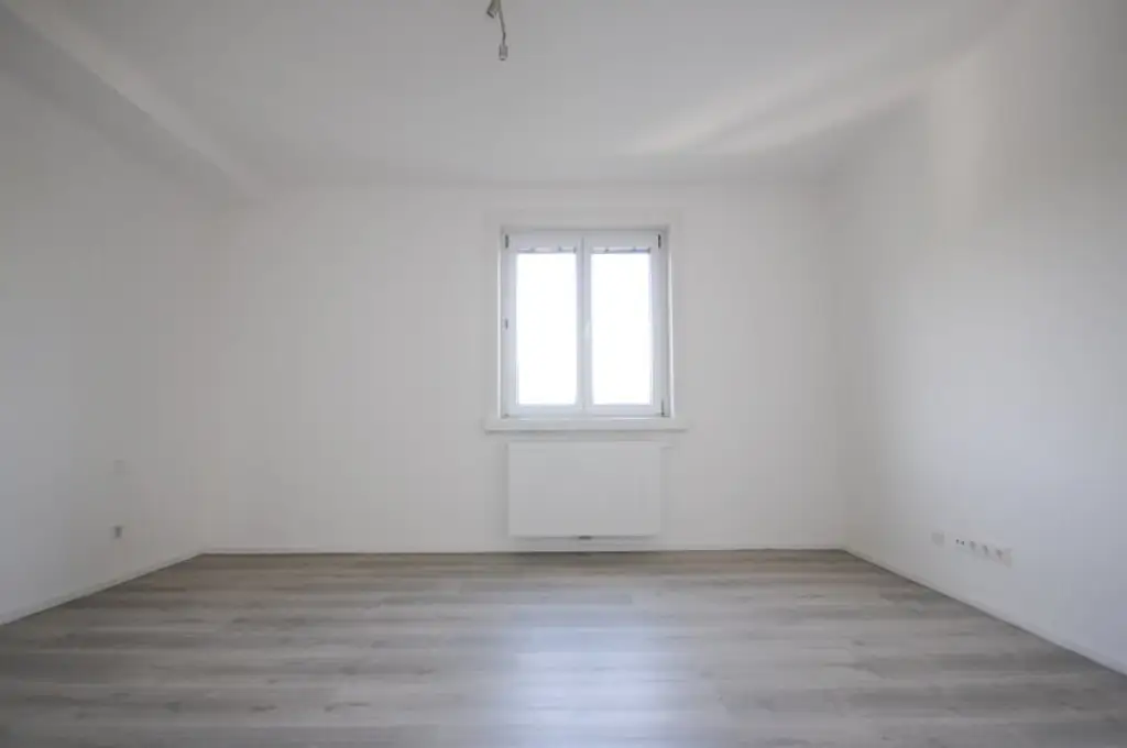 IDEALE 3,5 ZIMMER WOHNUNG - PERFEKTE RAUMAUFTEILUNG UND GEMEINSCHAFTSGARTEN