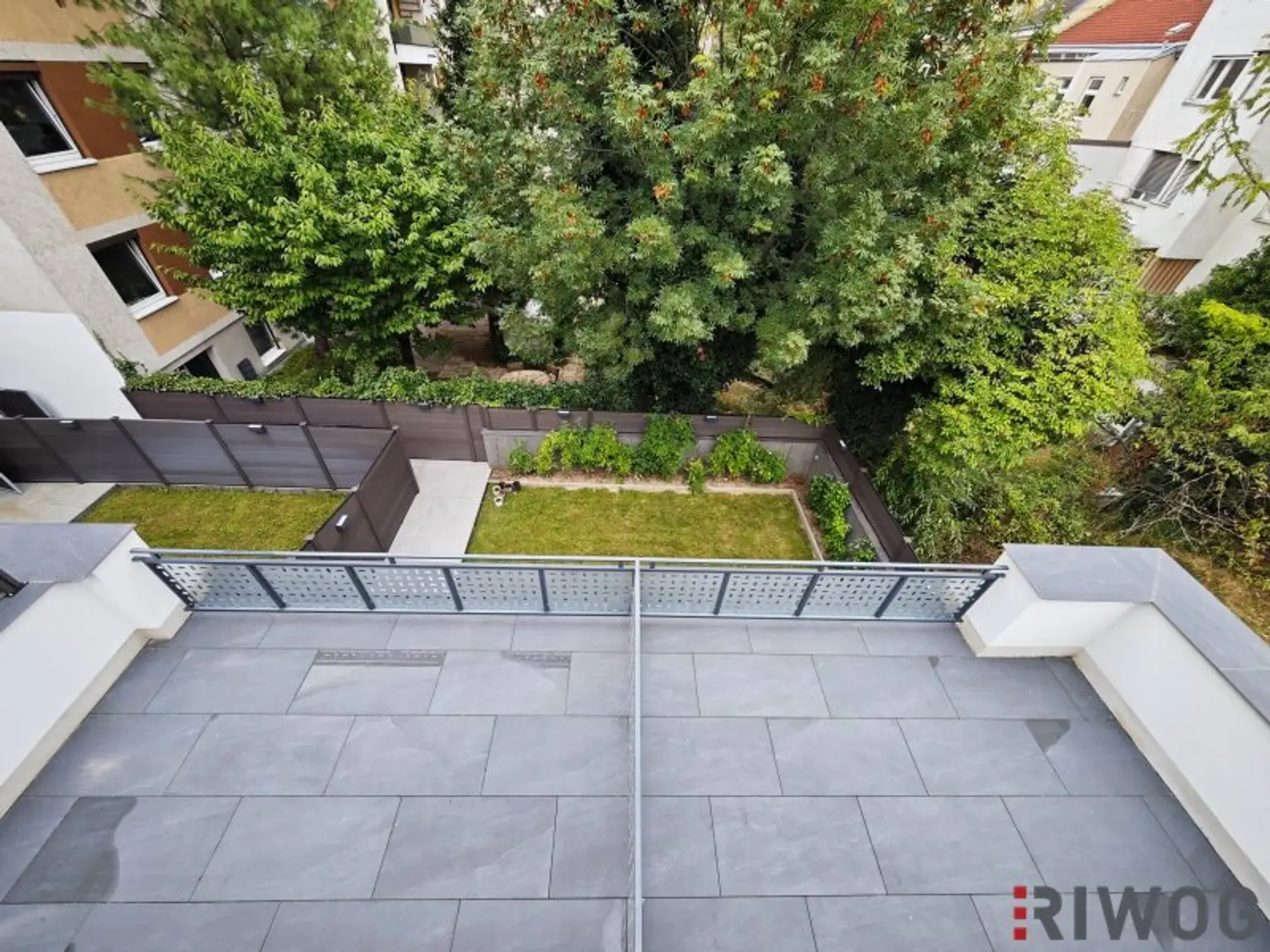 ERSTBEZUG | Townhouse mit Eigengarten in ruhiger Innenhoflage | auch Wohn-Büro Kombination möglich