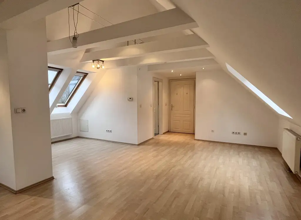 " Zinshaus mit Geschichte & Zukunft im Wienerwald "