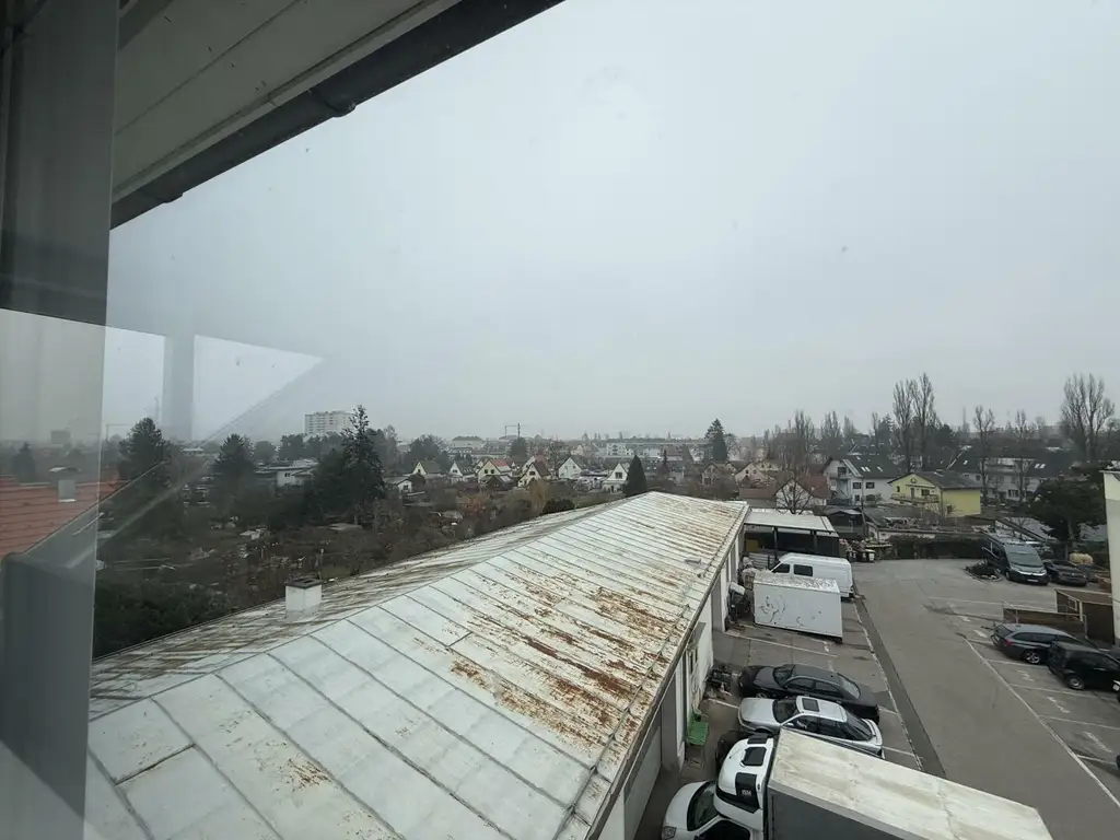 Seltene Gelegenheit! Hochwertige, offen geschnittene Wohnung mit Uhrturm-Blick