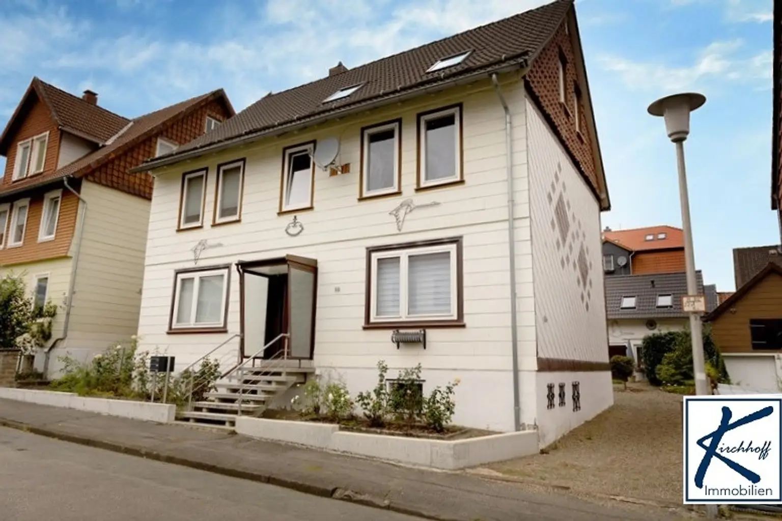 Haupthaus mit Nebengebäude