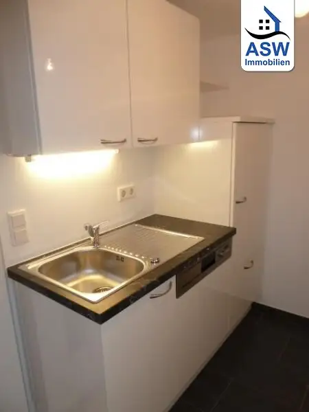 Moderne 3-Zimmerwohnung mit offener Schlafgalerie in U-Bahn-Nähe