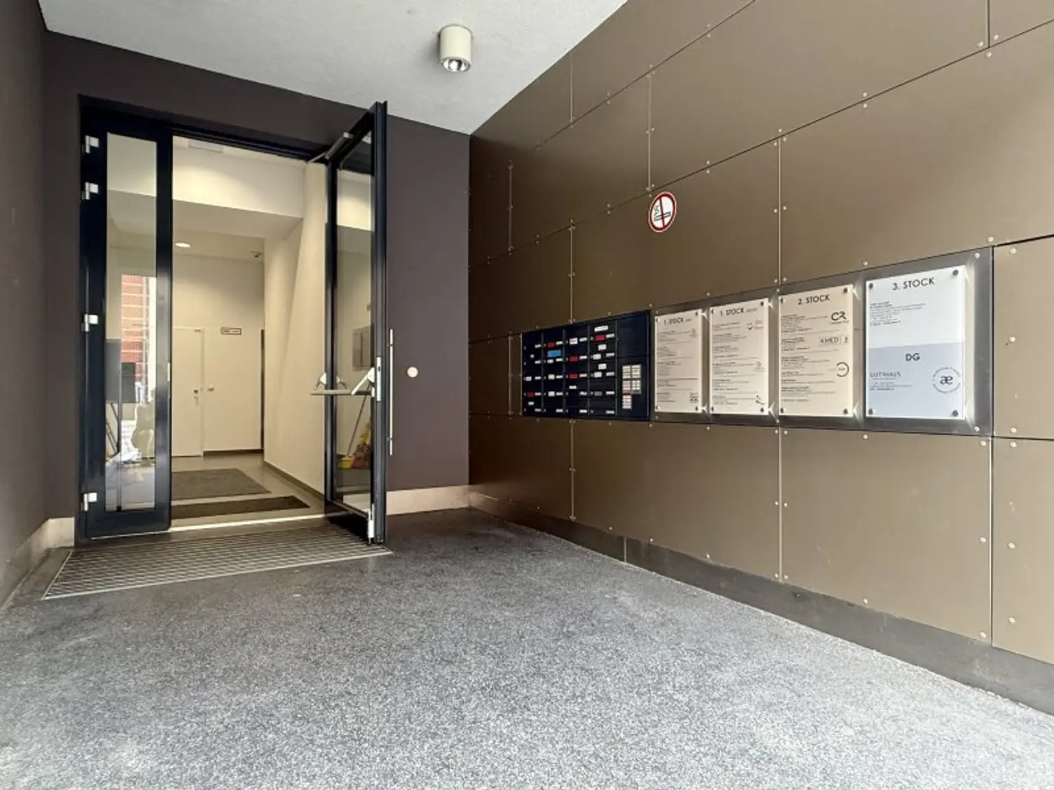 Ordinationsräume im MEDBASE19 vis-à-vis PRIVATKLINIK Döbling I U6 & U4 und D-Wagen