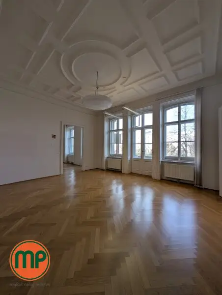 Prachtresidenz am Burggarten: 200 m² Eleganz & Geschichte