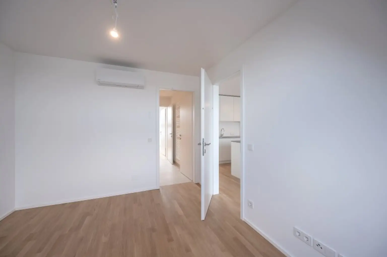 ++MOLLARD 50++ stilvolle 3-Zimmer-Wohnung mitten im Herzen der Stadt (1/29)