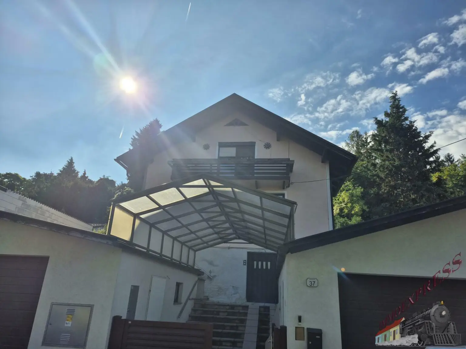 Zweifamilienhaus-riesiges Grundstück und Stallung-grenzenlose Möglichkeiten