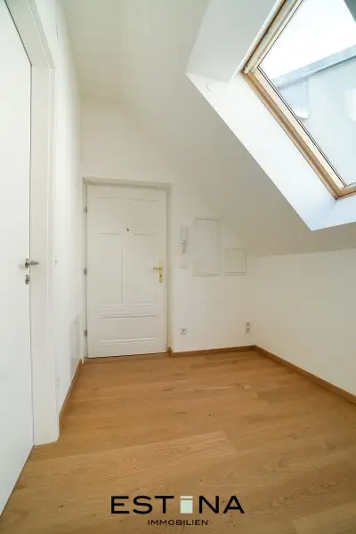 Lichtdurchflutete Dachgeschoss-Maisonette mit großzügiger Dachterrasse - Nahe U4 Pilgramgasse