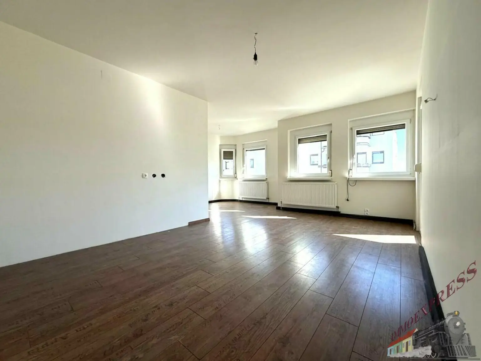 Große 4-Zimmer Eigentumswohnung im schönen Theodor Kery Wohnpark, neben dem Neufelder See!