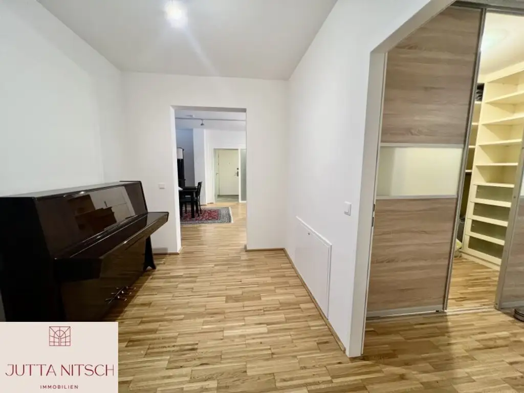 Barrierefreie Gartenwohnung mit zwei Terrassen und zwei Garagenplätzen - Gießhübl Zentrum