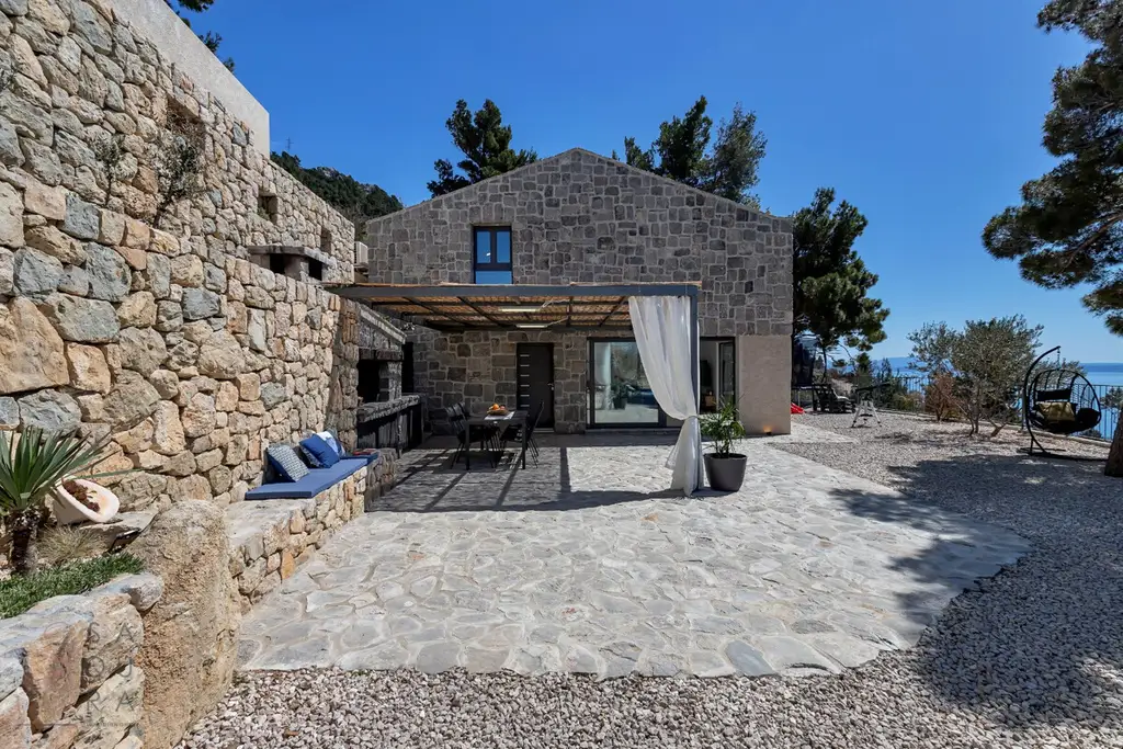 Stone Mansion Makarska – Mediterrane Eleganz mit Investitionspotenzial