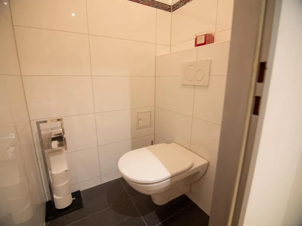 Schöne sanierte 2 Zimmer Wohnung in guter Lage
