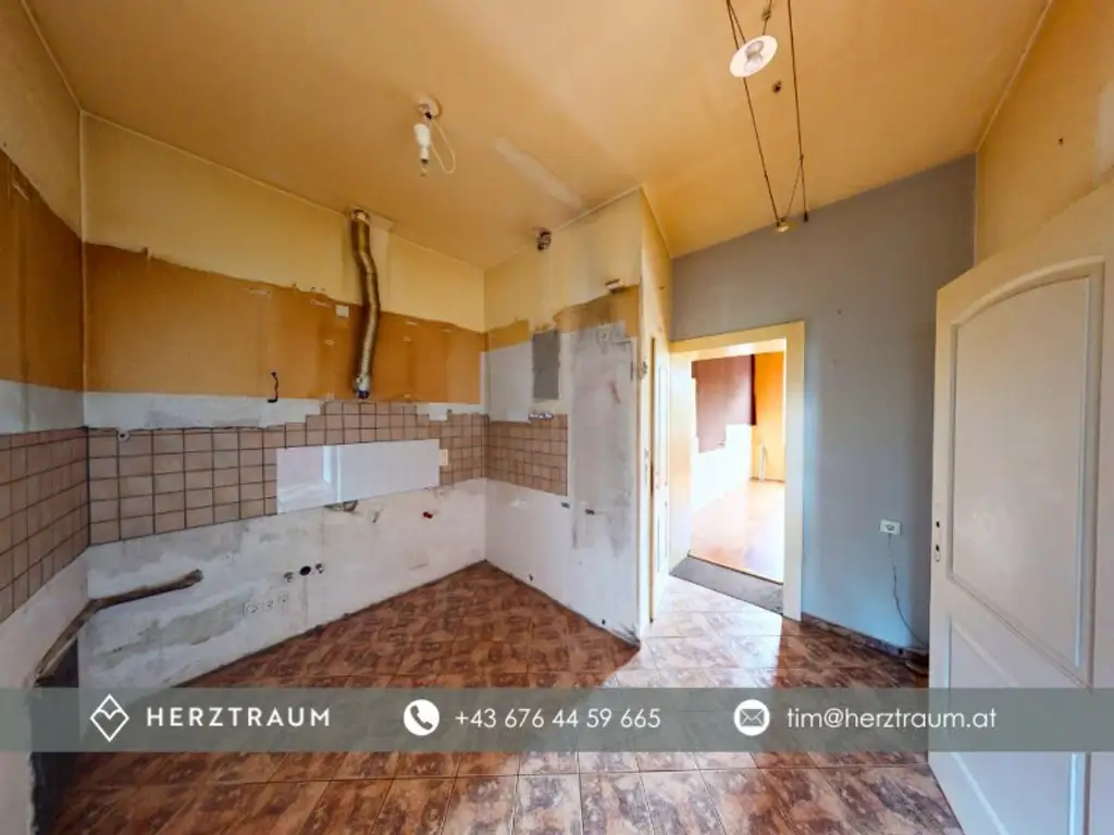 Sanierungsbedürftiger, charmanter Stilaltbau – 50 m² im 2. Stock mit großem Potenzial