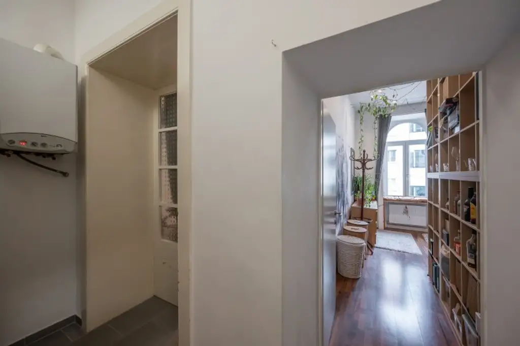 ++NEU++ perfekt geschnittene 2-Zimmer Altbauwohnung, wunderschöner Stilaltbau!