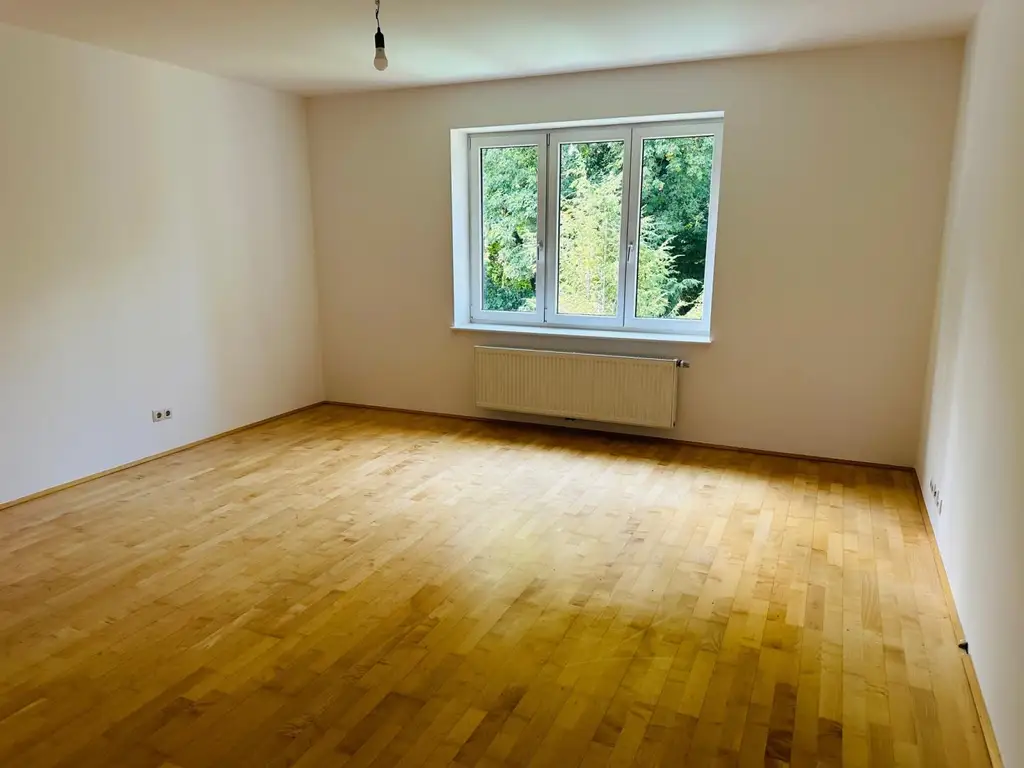 4-Zimmer-Wohnung mit Balkon