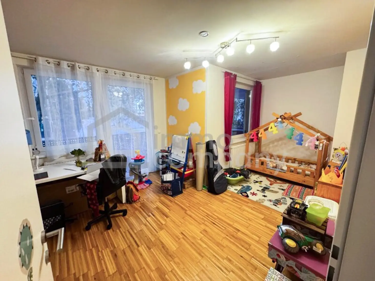 NEUWERTIGE WOHNUNG MIT ZWEI BALKONEN! Ihr neues Zuhause in Wien!