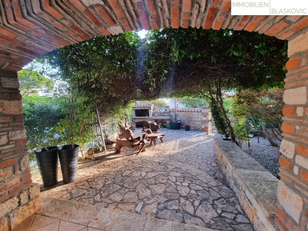 Porec Umgebung - Attraktives Steinhaus mit 2 Appartements und Pool/Wellness