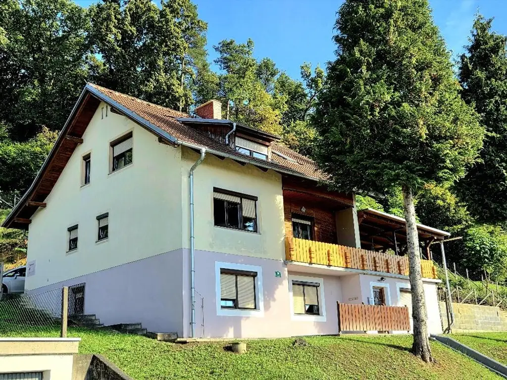 **Traumhaftes Mehrfamilienhaus im Grünen – Landleben pur!**