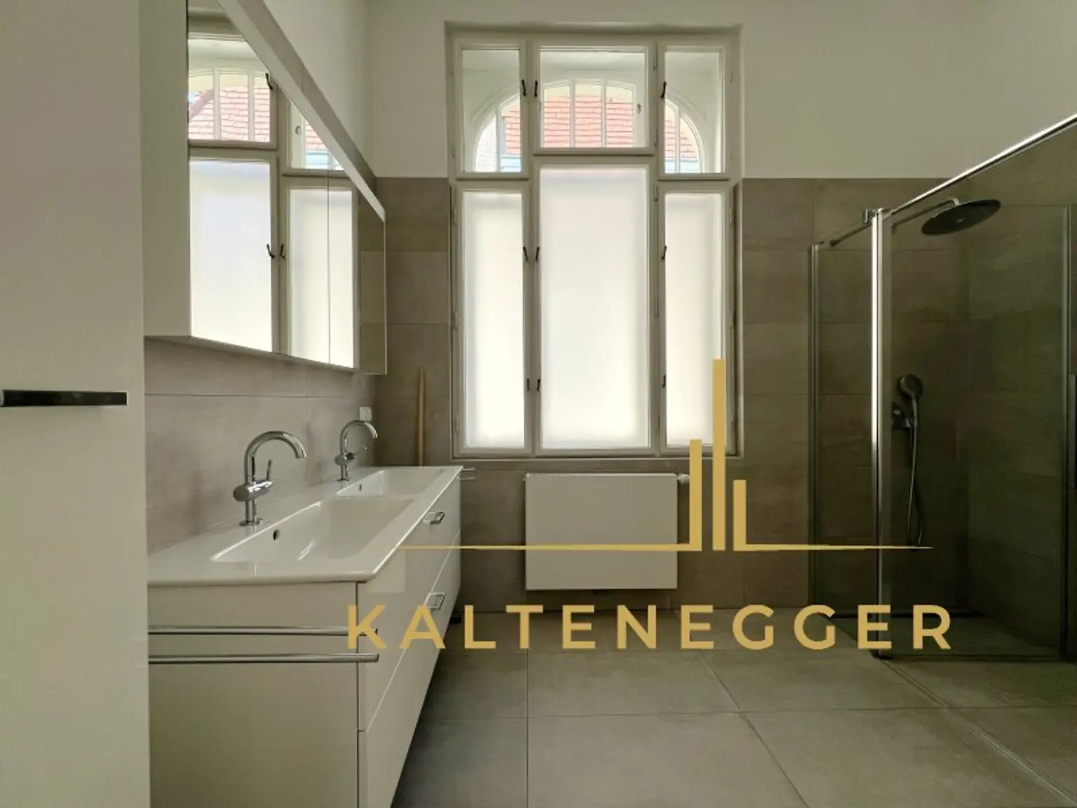 Weimarer Straße | 192,45 m² | 5 Zimmer | 3 Balkone | 2 Bäder | 10 Jahre befristete Vermietung
