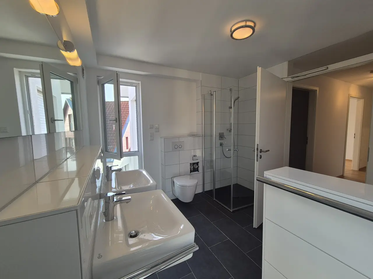Hochwertige Maisonette-Wohnung mit 5,5 Zimmern, Dachterrasse und 2 Stellplätzen in Holzgerlingen - Photo 5
