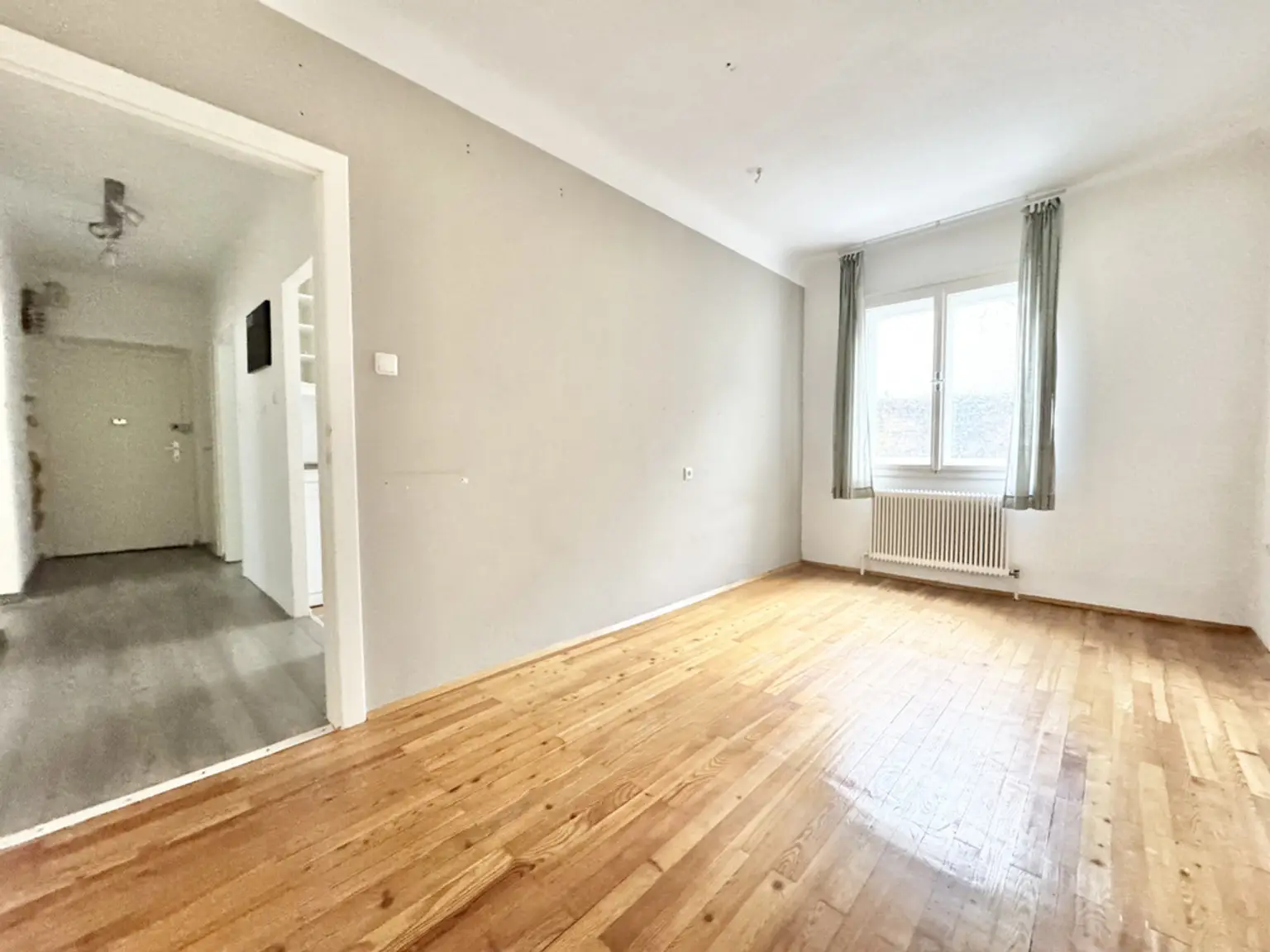 TOP-RUHELAGE | 4 ZIMMER | KOMPLETT HOFSEITIG | U-BAHN-NÄHE