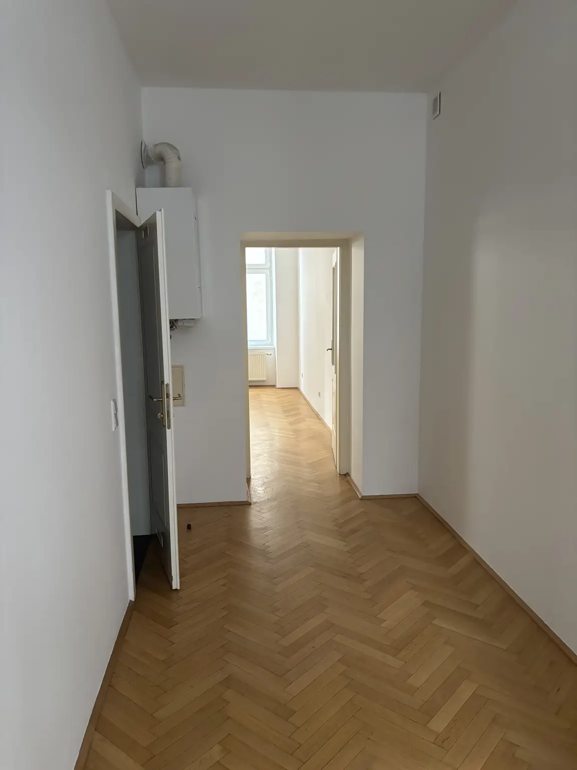 Sehr ruhiges  Altbauarpartment ca. 43m² in Toplage 1090 Wien !