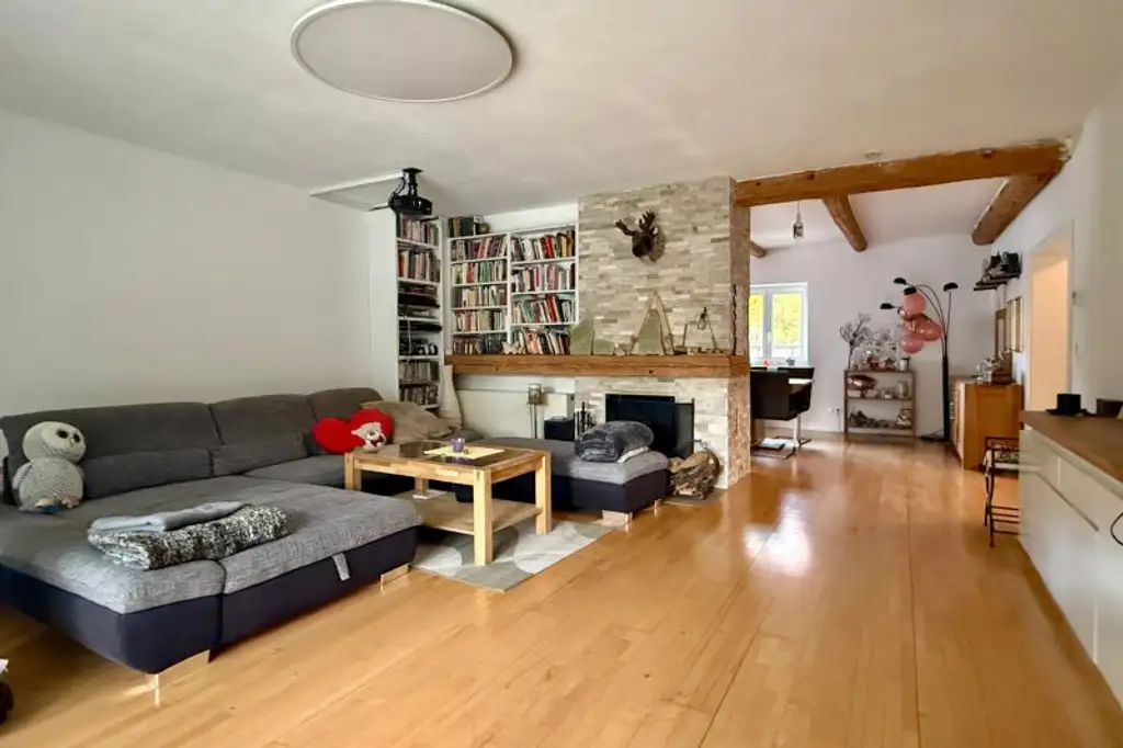 Viel Platz für Ihre Familie: 195 m² Wohnfläche und noch vieles mehr!