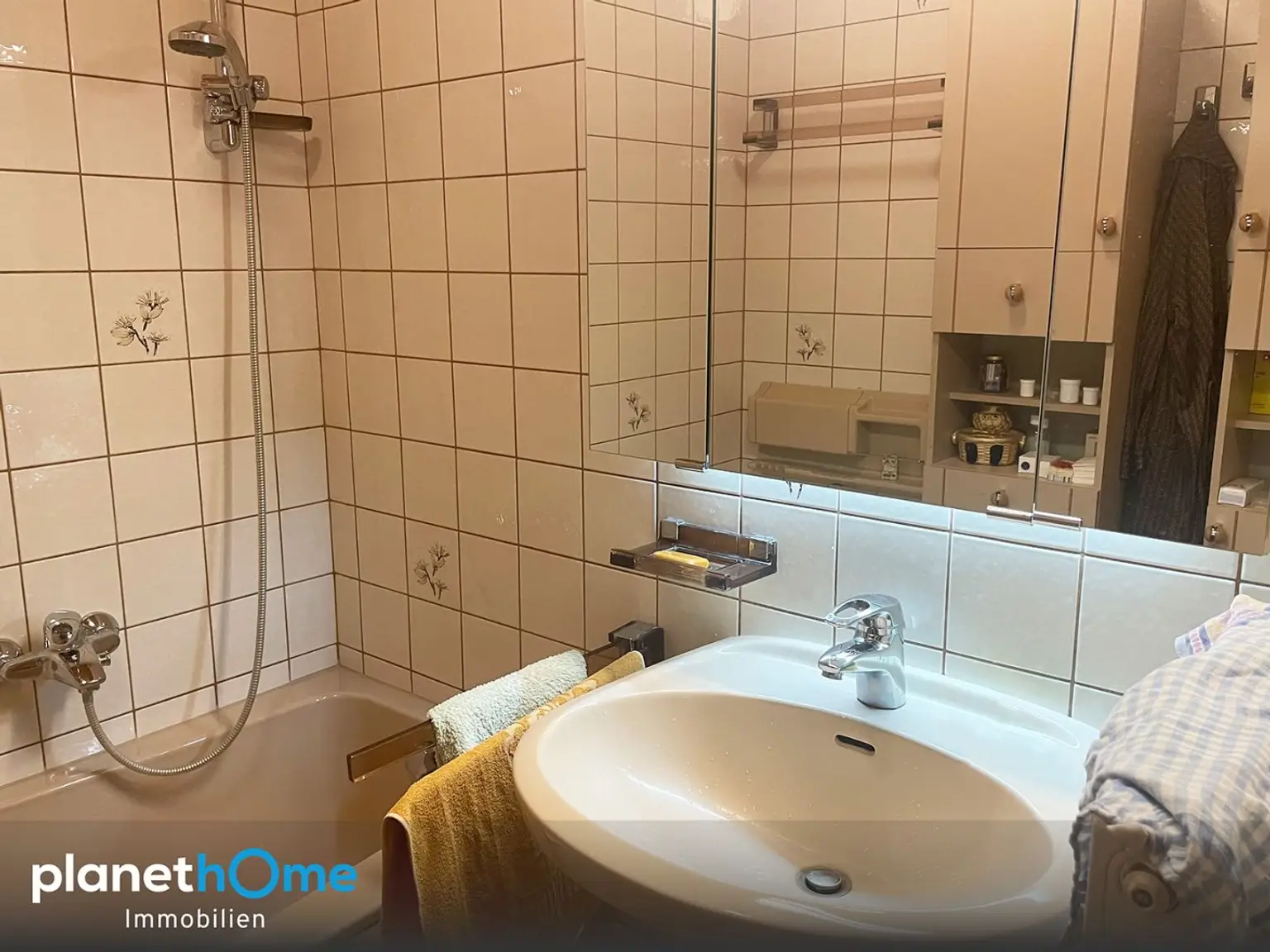 Badezimmer mit Wanne