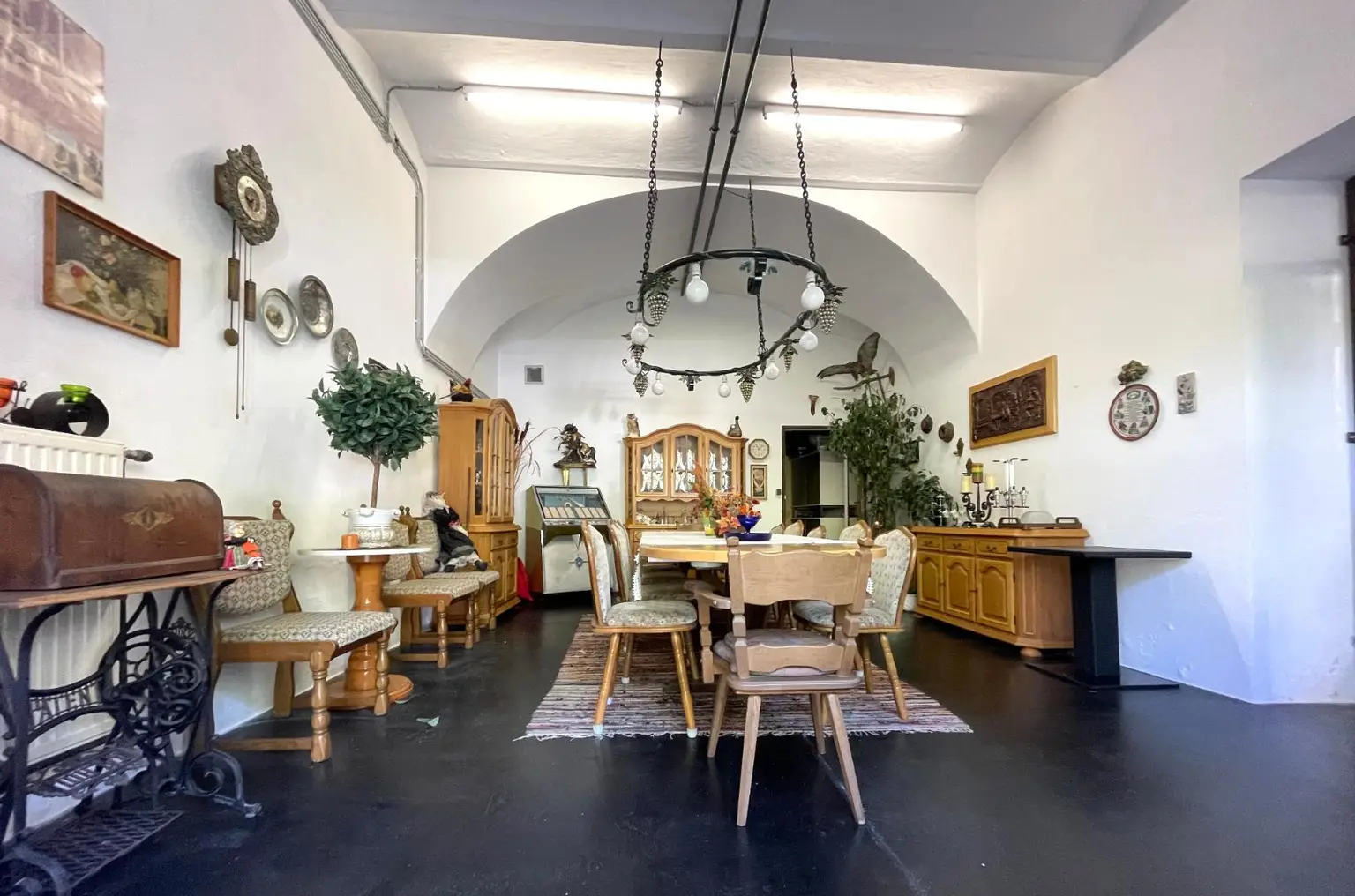 Wohnen und Arbeiten in alter Brauerei Schellenhof - U6 Siebenhirten