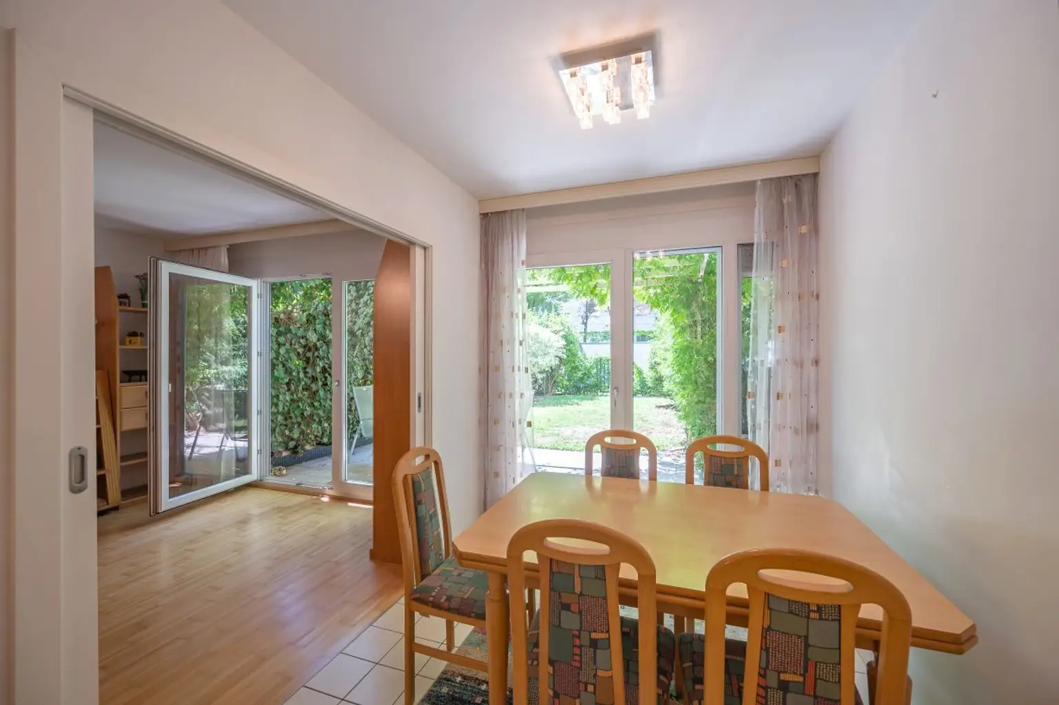 Charmante Wohn-Oase mitten in der Stadt - 126m² Wohnraum, + Terrasse, + Garten, Stellplatz und viel Komfort!