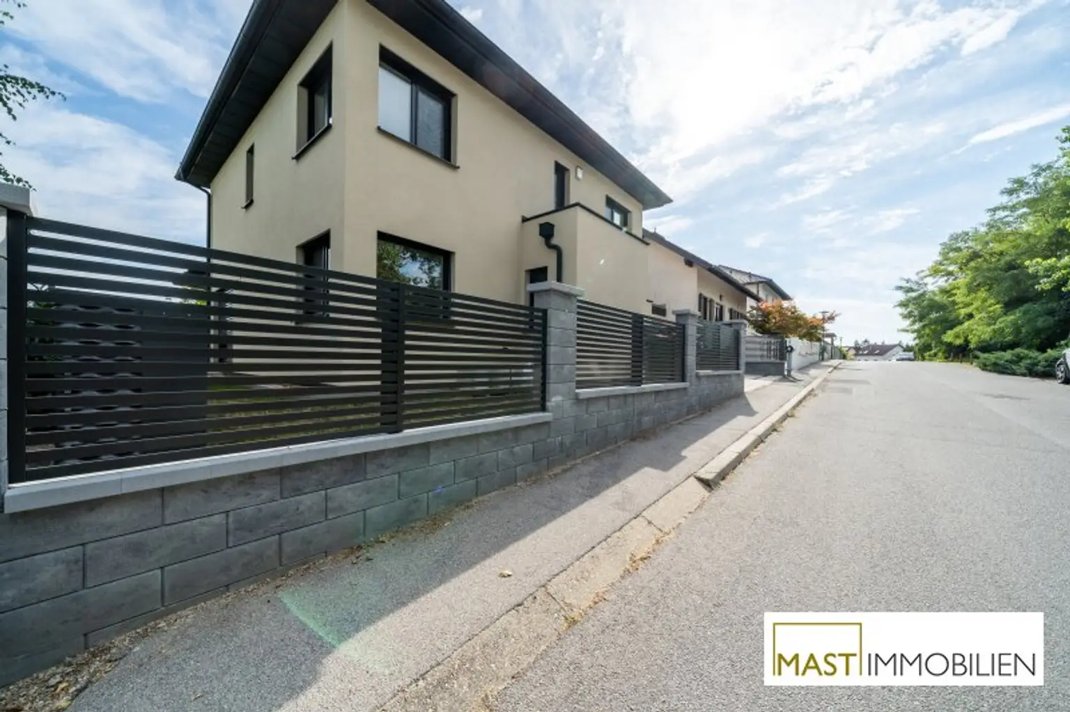 Modernes Einfamilienhaus mit Stil und Komfort in Schönkirchen-Reyersdorf.