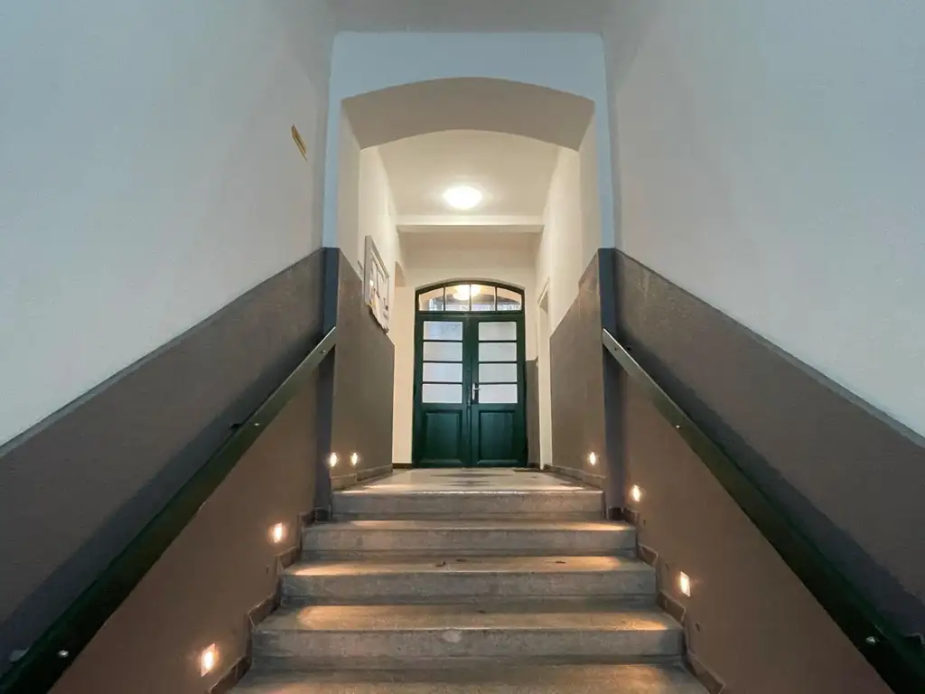 DACHGESCHOSS-Traum in Döbling: 3 Zimmer, sehr große Dachterrasse mit Ausblick, Balkon, 2 Loggien, Klimaanlage, Lift, Top-Ausstattung