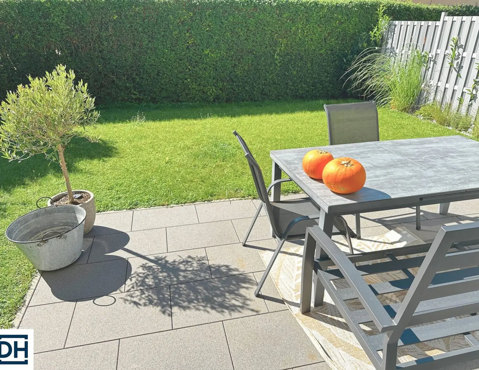 Moderne 6 Zimmer Doppelhaushälfte - Garten und Carport
