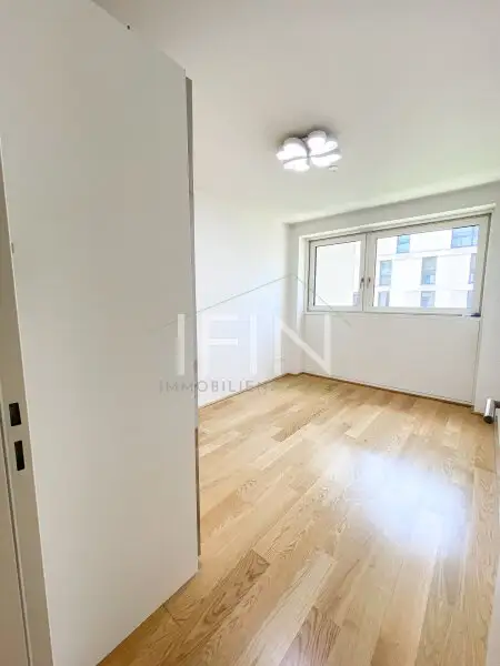 Helle Wohnung mit großer Freifläche und Parkblick im 2. Bezirk!