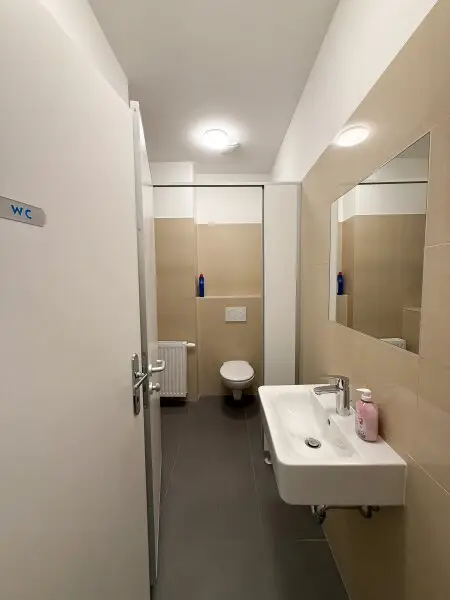 3-Zimmer Geschäftsfläche in 1090 Wien mit hoher Frequenz zu vermieten