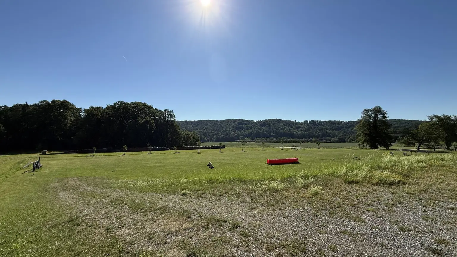sonniges Baugrundstück