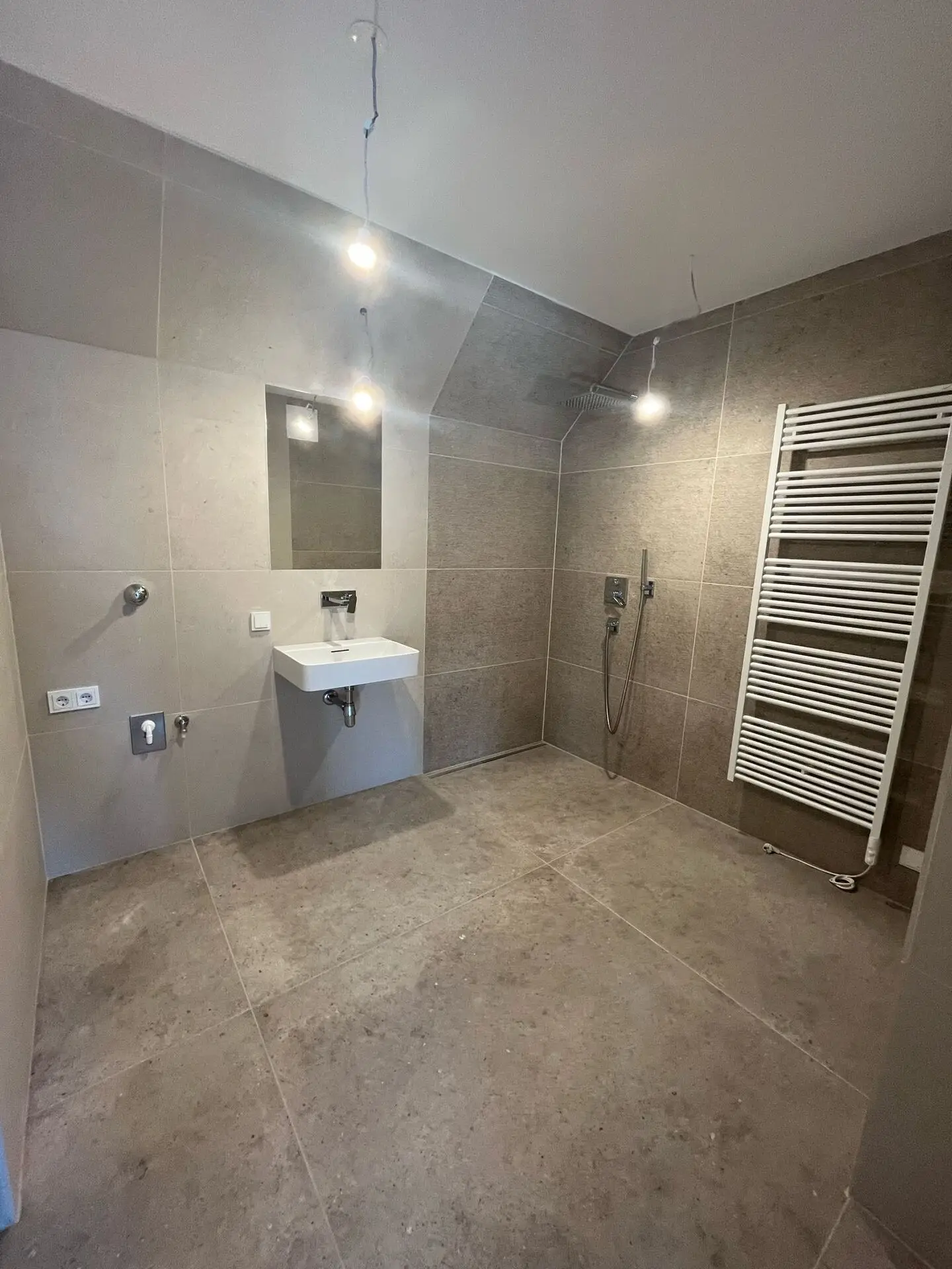 93aedbdb-7ece-4e9f-9abb-70f09a38dda5