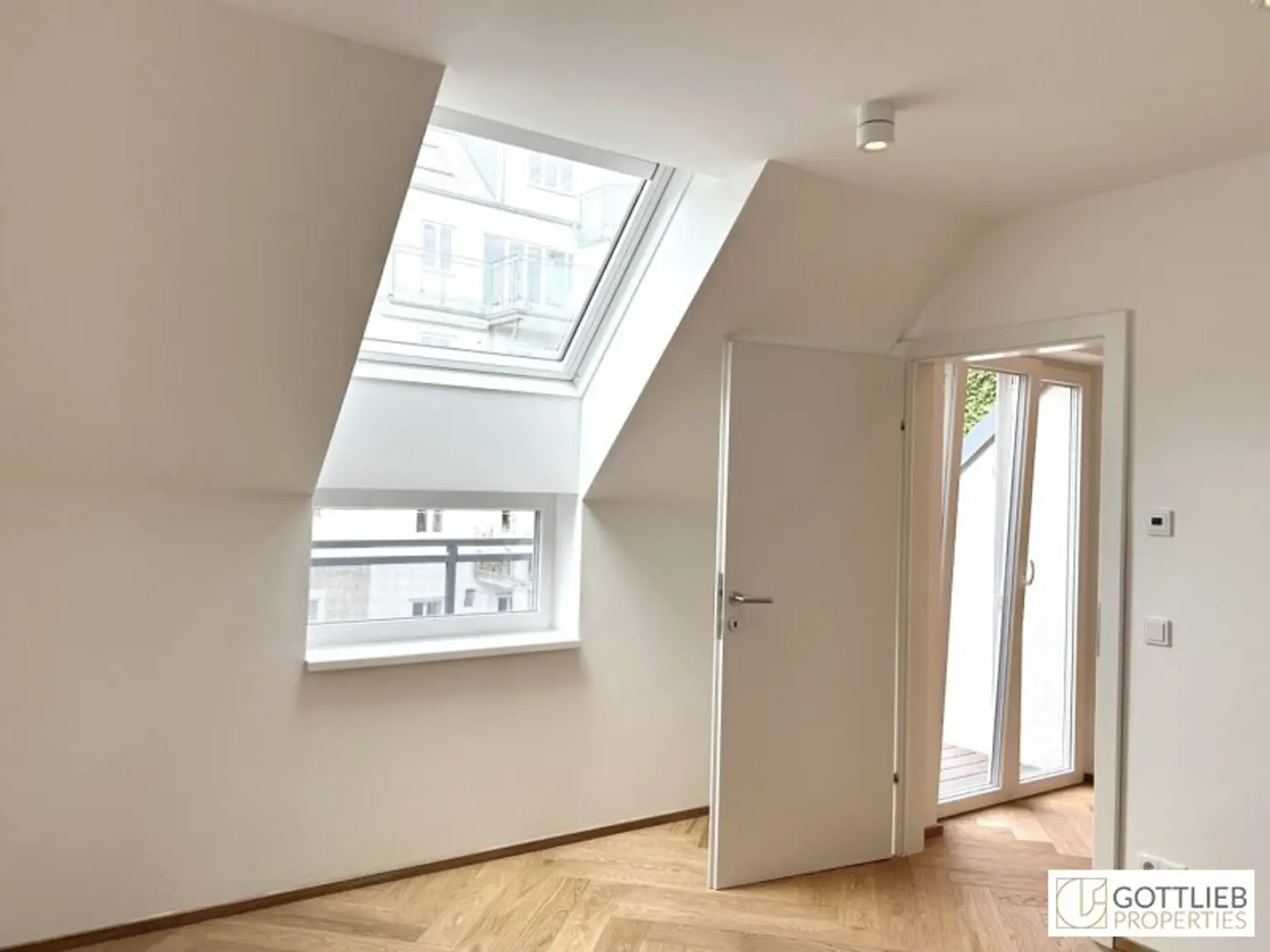 PROVISIONSFREI nahe Belvedere! Luxuriöse 6-Zimmer-Erstbezug-Dachterrassen-Wohnung mit Outdoor-Pool in historischem Gebäude
