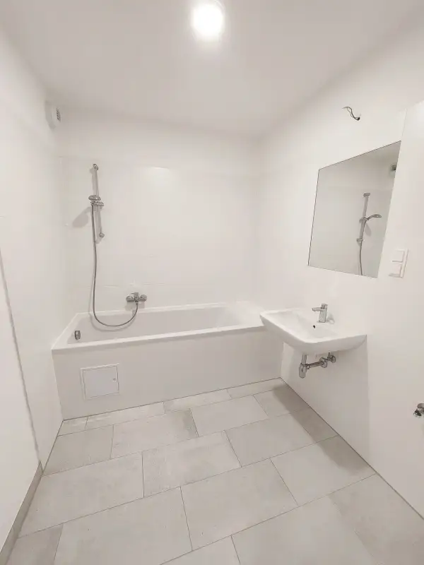 Q11 Leben in Simmering - 
Helle 2-Zimmer-Wohnung mit Loggia und Deckenkühlung!