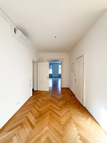 Exklusives 4-Zimmer-Altbaubüro mit Blick auf das Hotel Imperial – Kärntner Ring, 1010 Wien
